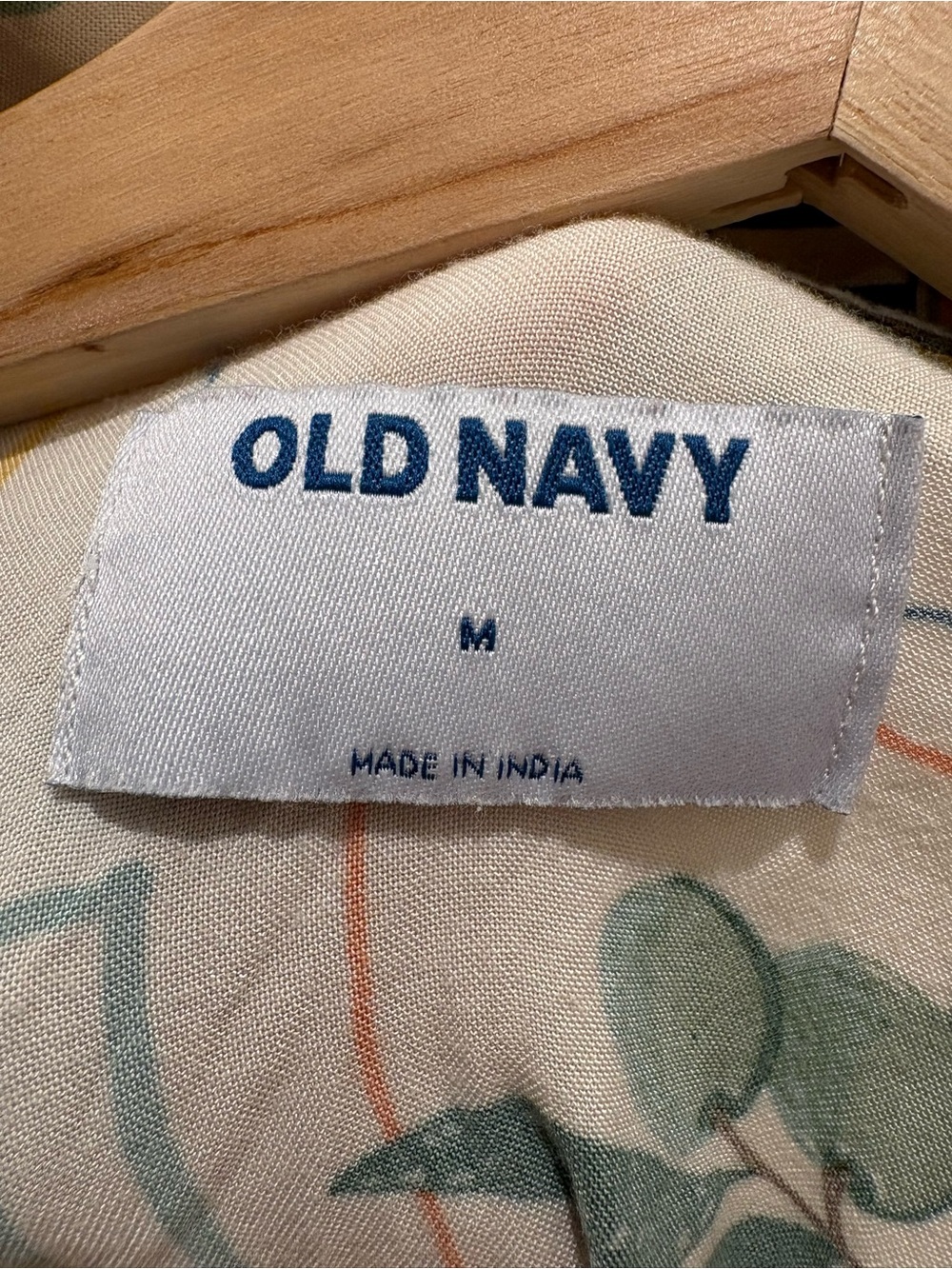 Old Navy Coastal Fruit & Nautical Print Button-Up Shirt / Men’s Medium - Picture 6 of 7
